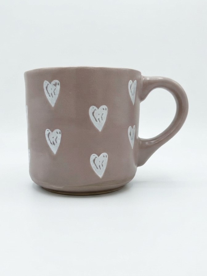 مج سيراميك بني مزين بقلوب بيضاء (Taupe Ceramic Mug with White Hearts)